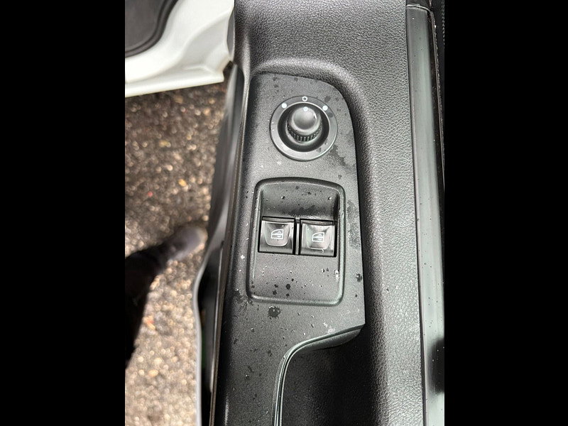 Renault Trafic 2.0 dCi ENERGY 28 Business Panel Van 5dr Diesel Manual SWB Standard Roof Euro 6 (s/s) (120 ps)