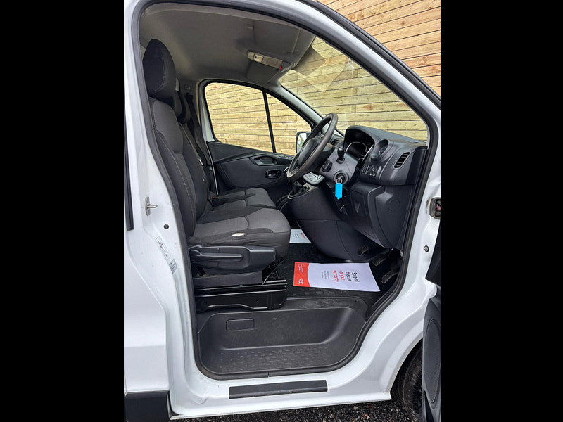 Renault Trafic 2.0 dCi ENERGY 28 Business Panel Van 5dr Diesel Manual SWB Standard Roof Euro 6 (s/s) (120 ps)