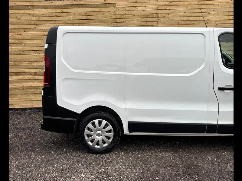 Renault Trafic 2.0 dCi ENERGY 28 Business Panel Van 5dr Diesel Manual SWB Standard Roof Euro 6 (s/s) (120 ps)