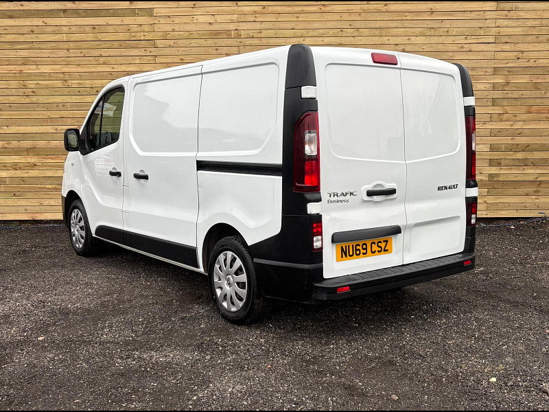 Renault Trafic 2.0 dCi ENERGY 28 Business Panel Van 5dr Diesel Manual SWB Standard Roof Euro 6 (s/s) (120 ps)