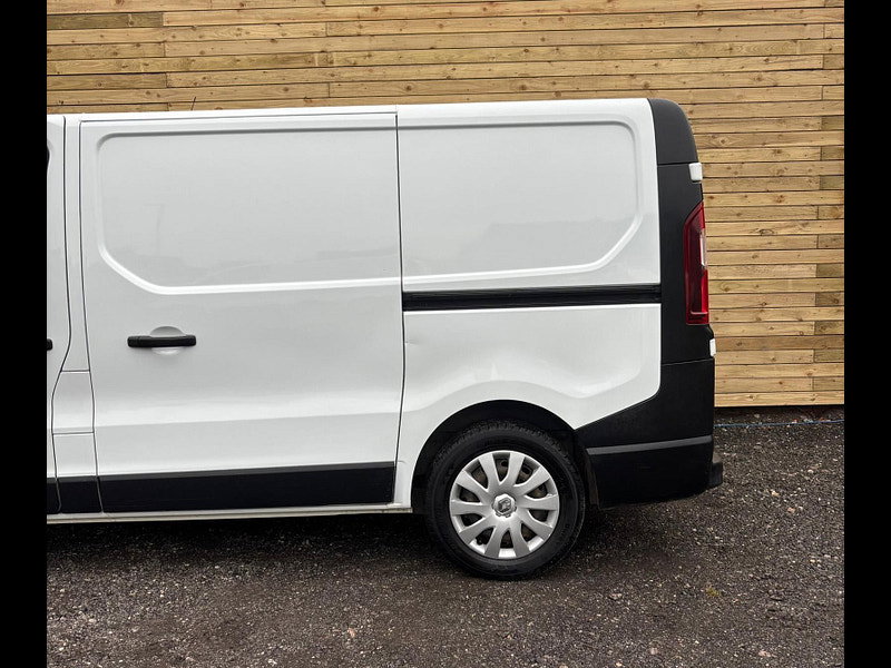 Renault Trafic 2.0 dCi ENERGY 28 Business Panel Van 5dr Diesel Manual SWB Standard Roof Euro 6 (s/s) (120 ps)