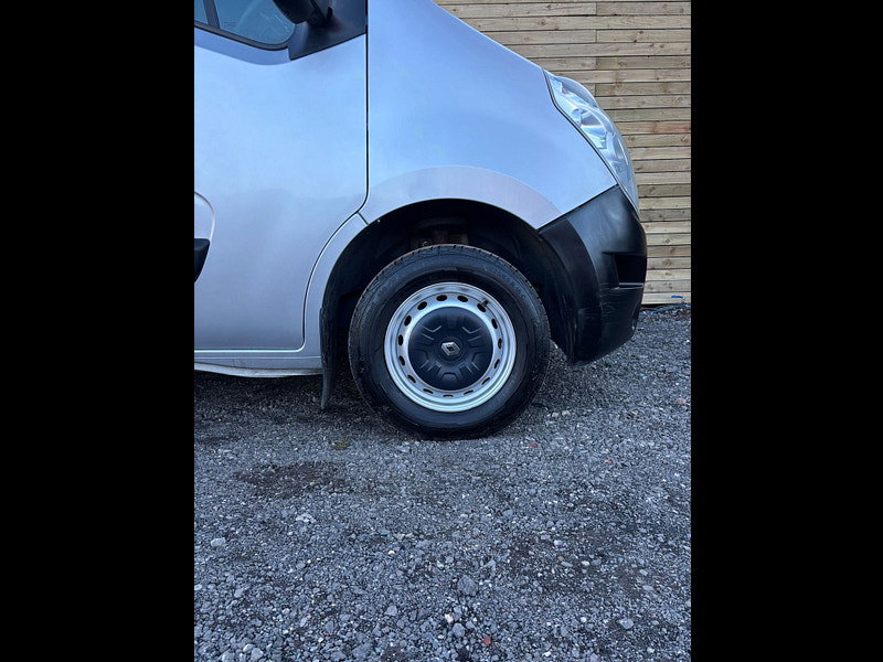 Renault Master 2.3 dCi 35 Business Chassis Cab 2dr Diesel Manual FWD MWB Euro 6 (130 ps)