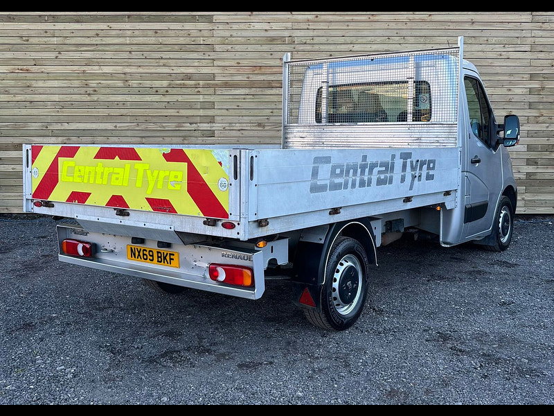 Renault Master 2.3 dCi 35 Business Chassis Cab 2dr Diesel Manual FWD MWB Euro 6 (130 ps)