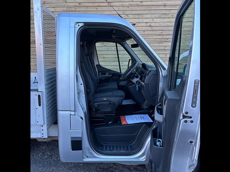 Renault Master 2.3 dCi 35 Business Chassis Cab 2dr Diesel Manual FWD MWB Euro 6 (130 ps)
