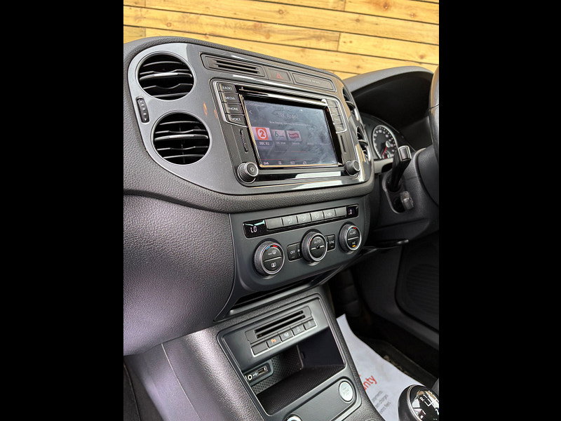 Volkswagen Tiguan 2.0 TDI BlueMotion Tech Match Edition SUV 5dr Diesel Manual 4WD Euro 6 (s/s) (150 ps)