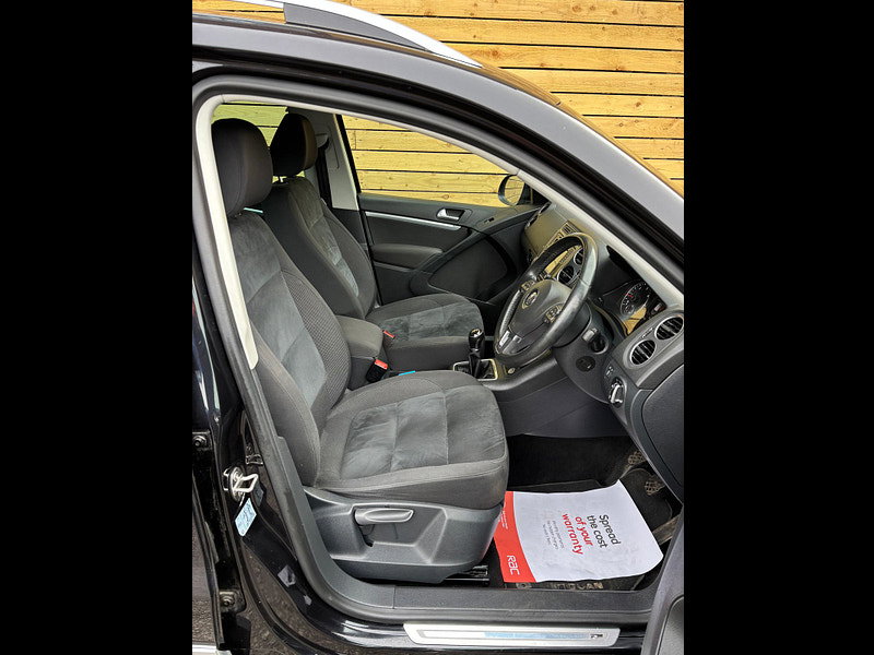 Volkswagen Tiguan 2.0 TDI BlueMotion Tech Match Edition SUV 5dr Diesel Manual 4WD Euro 6 (s/s) (150 ps)