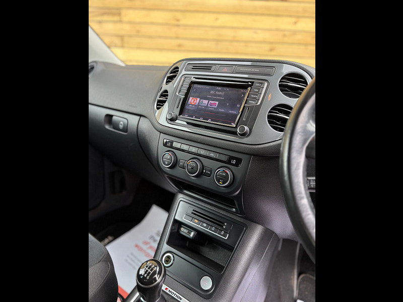 Volkswagen Tiguan 2.0 TDI BlueMotion Tech Match Edition SUV 5dr Diesel Manual 4WD Euro 6 (s/s) (150 ps)
