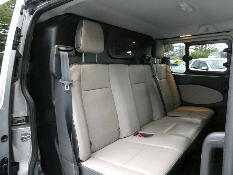 Ford Transit Custom 2.0 TDCi 290 Limited Combi Van 6dr Diesel Automatic L1 H1 (165 g/km, 168 bhp) 6dr Automatic 2026