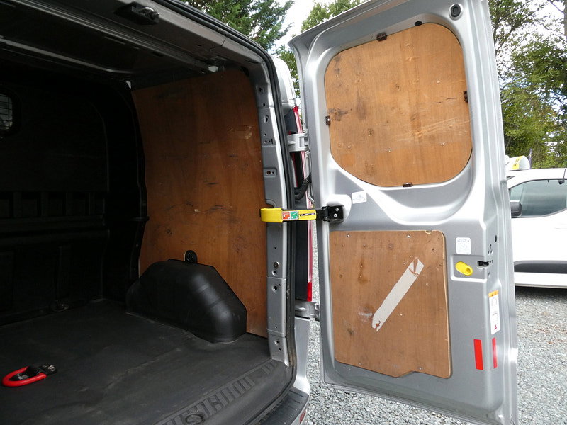 Ford Transit Custom 2.0 TDCi 290 Limited Combi Van 6dr Diesel Automatic L1 H1 (165 g/km, 168 bhp) 6dr Automatic 2026