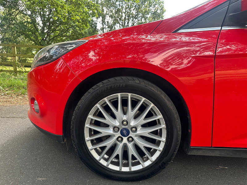 Ford Focus 1.0T EcoBoost Zetec Hatchback 5dr Petrol Manual Euro 5 (s/s) (125 ps) 5dr Manual 2026