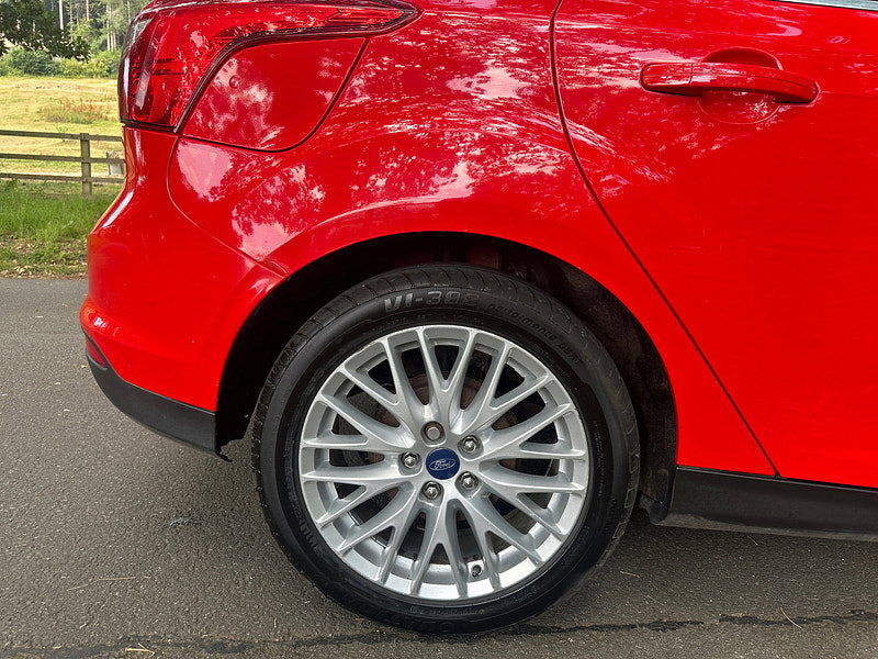 Ford Focus 1.0T EcoBoost Zetec Hatchback 5dr Petrol Manual Euro 5 (s/s) (125 ps) 5dr Manual 2026