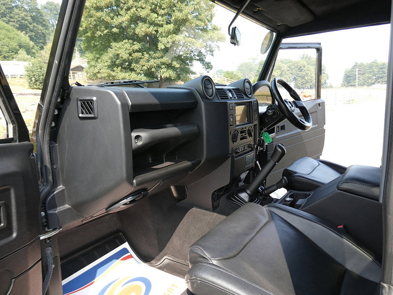 Land Rover Defender 90 2.2 TDCi XS Station Wagon Double Cab 3dr Diesel Manual 4WD SWB Euro 5 (122 ps) 3dr Manual 2026