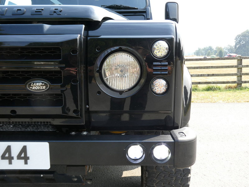 Land Rover Defender 90 2.2 TDCi XS Station Wagon Double Cab 3dr Diesel Manual 4WD SWB Euro 5 (122 ps) 3dr Manual 2026