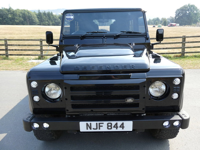 Land Rover Defender 90 2.2 TDCi XS Station Wagon Double Cab 3dr Diesel Manual 4WD SWB Euro 5 (122 ps) 3dr Manual 2026