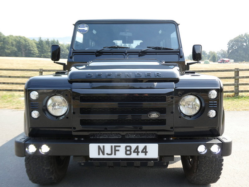 Land Rover Defender 90 2.2 TDCi XS Station Wagon Double Cab 3dr Diesel Manual 4WD SWB Euro 5 (122 ps) 3dr Manual 2026