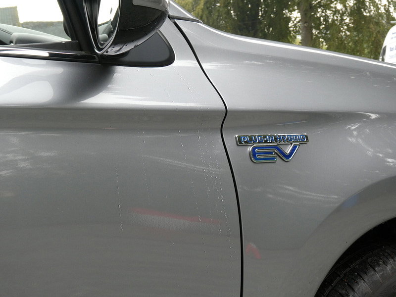 Mitsubishi Outlander 2.4h TwinMotor 13.8kWh Dynamic SUV 5dr Petrol Plug-in Hybrid CVT 4WD Euro 6 (s/s) (224 ps) 5dr Automatic 2026