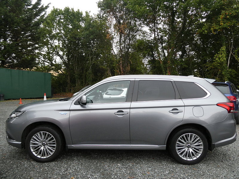 Mitsubishi Outlander 2.4h TwinMotor 13.8kWh Dynamic SUV 5dr Petrol Plug-in Hybrid CVT 4WD Euro 6 (s/s) (224 ps) 5dr Automatic 2026