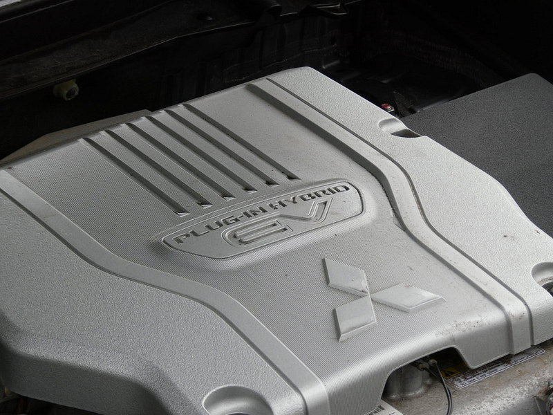 Mitsubishi Outlander 2.4h TwinMotor 13.8kWh Dynamic SUV 5dr Petrol Plug-in Hybrid CVT 4WD Euro 6 (s/s) (224 ps) 5dr Automatic 2026