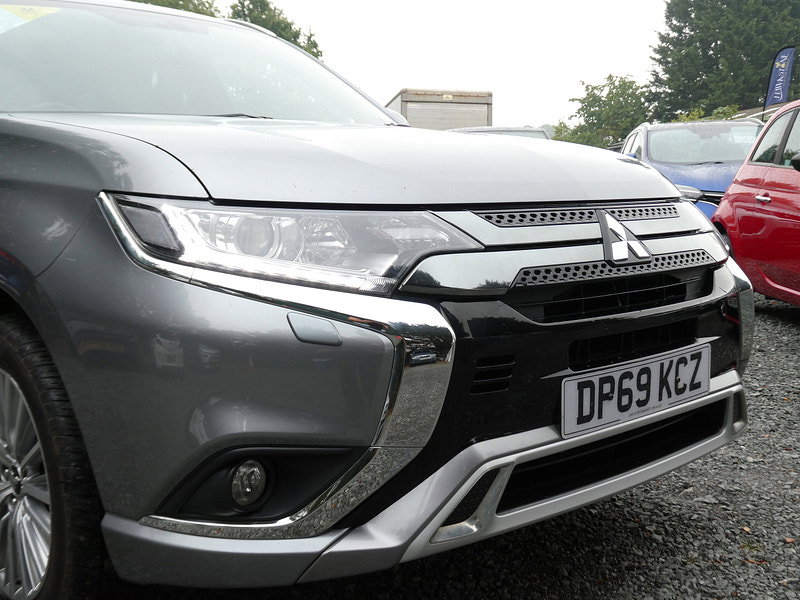 Mitsubishi Outlander 2.4h TwinMotor 13.8kWh Dynamic SUV 5dr Petrol Plug-in Hybrid CVT 4WD Euro 6 (s/s) (224 ps) 5dr Automatic 2026