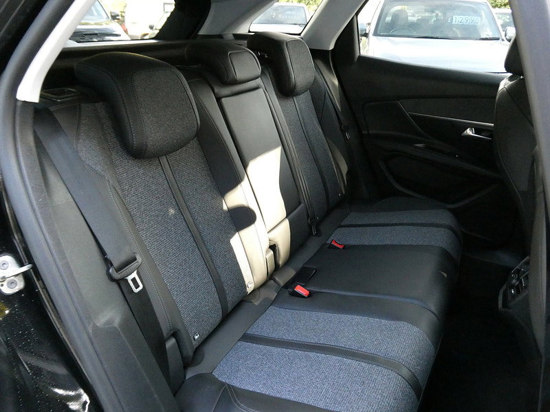 Peugeot 3008 1.2 PureTech Allure SUV 5dr Petrol Manual Euro 6 (s/s) (130 ps) 5dr Manual 2026