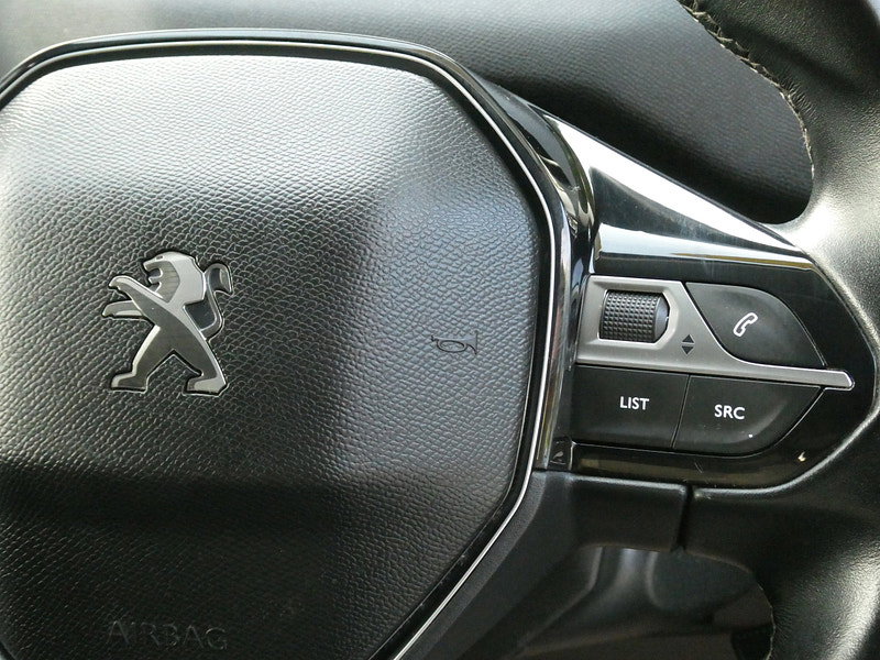 Peugeot 3008 1.2 PureTech Allure SUV 5dr Petrol Manual Euro 6 (s/s) (130 ps) 5dr Manual 2026