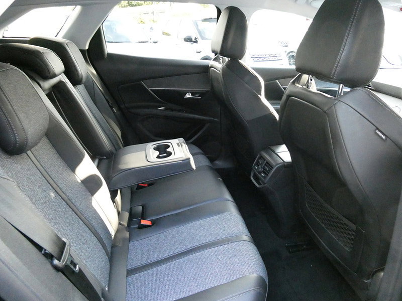 Peugeot 3008 1.2 PureTech Allure SUV 5dr Petrol Manual Euro 6 (s/s) (130 ps) 5dr Manual 2026