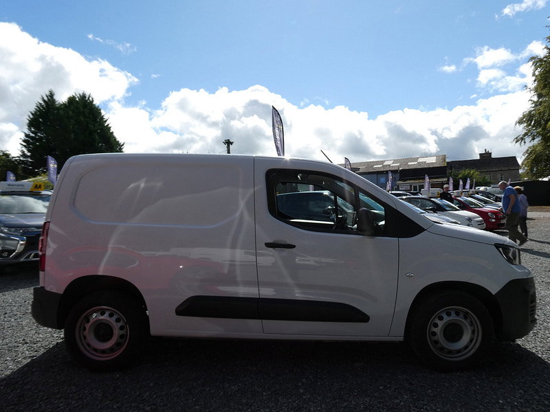 Peugeot Partner 1.5 BlueHDi 1000 Professional Premium + Standard Panel Van 5dr Diesel Manual SWB Euro 6 (s/s) (100 bhp) 5dr Manual 2026