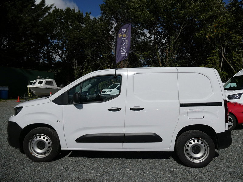 Peugeot Partner 1.5 BlueHDi 1000 Professional Premium + Standard Panel Van 5dr Diesel Manual SWB Euro 6 (s/s) (100 bhp) 5dr Manual 2026
