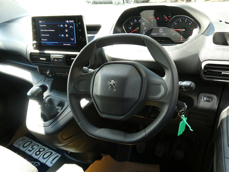 Peugeot Partner 1.5 BlueHDi 1000 Professional Premium + Standard Panel Van 5dr Diesel Manual SWB Euro 6 (s/s) (100 bhp) 5dr Manual 2026