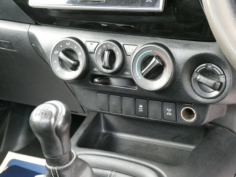 Toyota Hilux 2.4 D-4D Active Narrow Body Pickup 2dr Diesel Manual 4WD Euro 6 (150 ps) 2dr Manual 2026