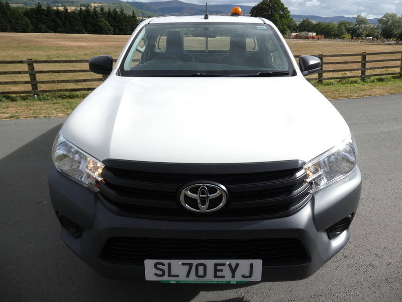Toyota Hilux 2.4 D-4D Active Narrow Body Pickup 2dr Diesel Manual 4WD Euro 6 (150 ps) 2dr Manual 2026