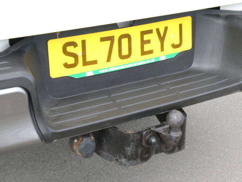 Toyota Hilux 2.4 D-4D Active Narrow Body Pickup 2dr Diesel Manual 4WD Euro 6 (150 ps) 2dr Manual 2026