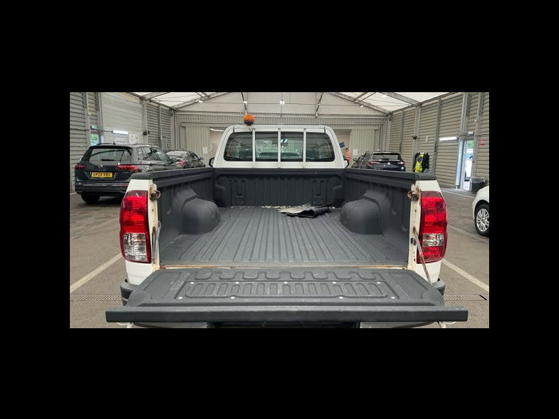 Toyota Hilux 2.4 D-4D Active Narrow Body Pickup 2dr Diesel Manual 4WD Euro 6 (150 ps) 2dr Manual 2026