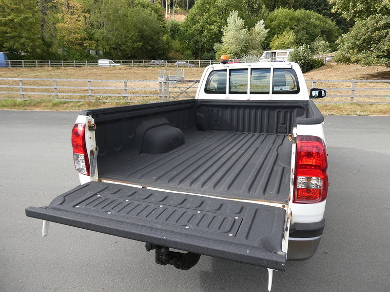 Toyota Hilux 2.4 D-4D Active Narrow Body Pickup 2dr Diesel Manual 4WD Euro 6 (150 ps) 2dr Manual 2026