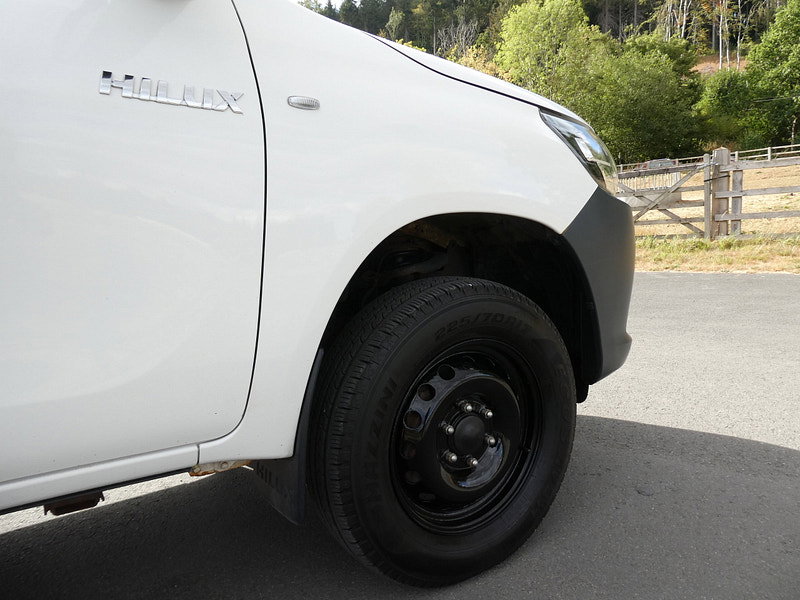 Toyota Hilux 2.4 D-4D Active Narrow Body Pickup 2dr Diesel Manual 4WD Euro 6 (150 ps) 2dr Manual 2026