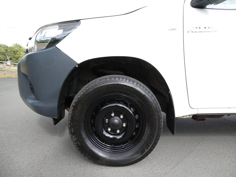 Toyota Hilux 2.4 D-4D Active Narrow Body Pickup 2dr Diesel Manual 4WD Euro 6 (150 ps) 2dr Manual 2026