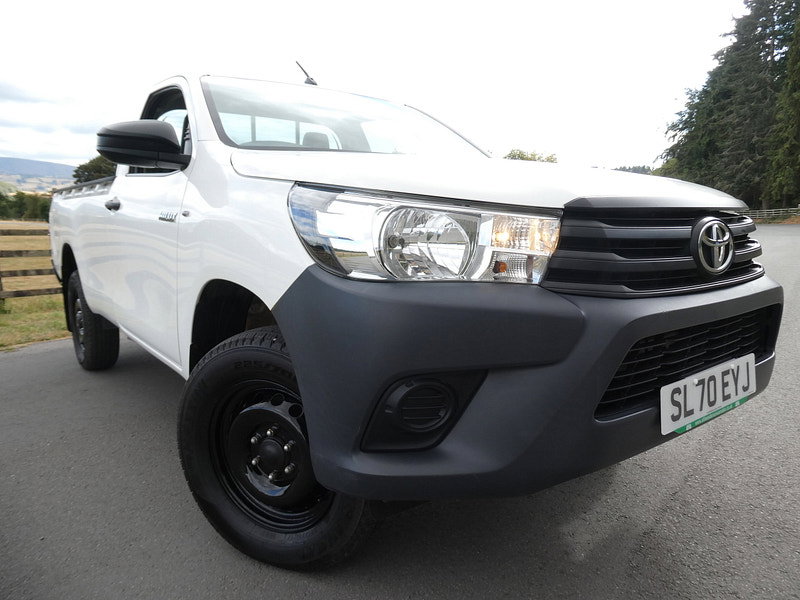 Toyota Hilux 2.4 D-4D Active Narrow Body Pickup 2dr Diesel Manual 4WD Euro 6 (150 ps) 2dr Manual 2026