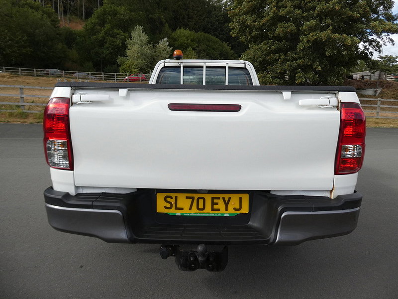 Toyota Hilux 2.4 D-4D Active Narrow Body Pickup 2dr Diesel Manual 4WD Euro 6 (150 ps) 2dr Manual 2026