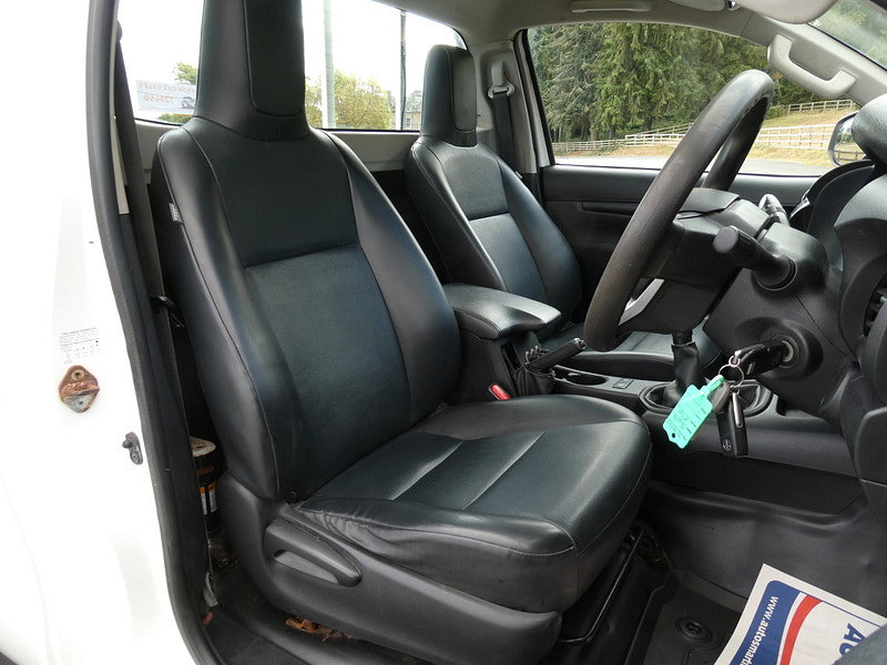 Toyota Hilux 2.4 D-4D Active Narrow Body Pickup 2dr Diesel Manual 4WD Euro 6 (150 ps) 2dr Manual 2026