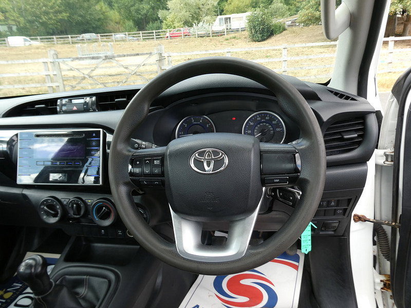 Toyota Hilux 2.4 D-4D Active Narrow Body Pickup 2dr Diesel Manual 4WD Euro 6 (150 ps) 2dr Manual 2026