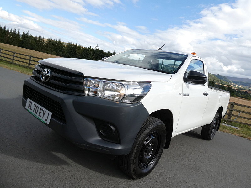Toyota Hilux 2.4 D-4D Active Narrow Body Pickup 2dr Diesel Manual 4WD Euro 6 (150 ps) 2dr Manual 2026