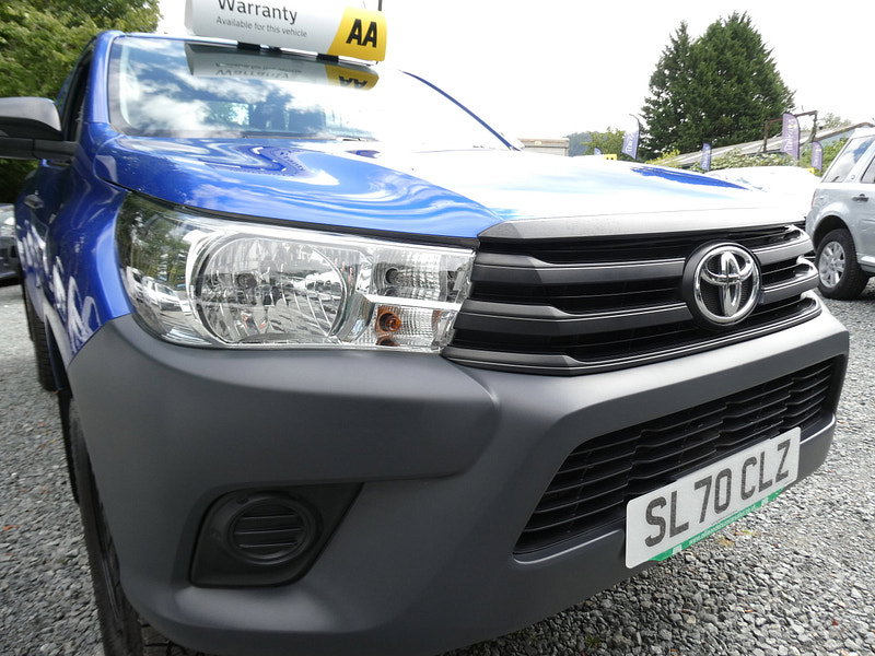 Toyota Hilux 2.4 D-4D Active Extra Pickup Extended Cab 4dr Diesel Manual 4WD Euro 6 (s/s) (150 ps) 4dr Manual 2026