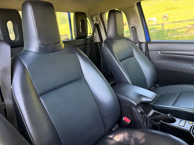 Toyota Hilux 2.4 D-4D Active Extra Pickup Extended Cab 4dr Diesel Manual 4WD Euro 6 (s/s) (150 ps) 4dr Manual 2026