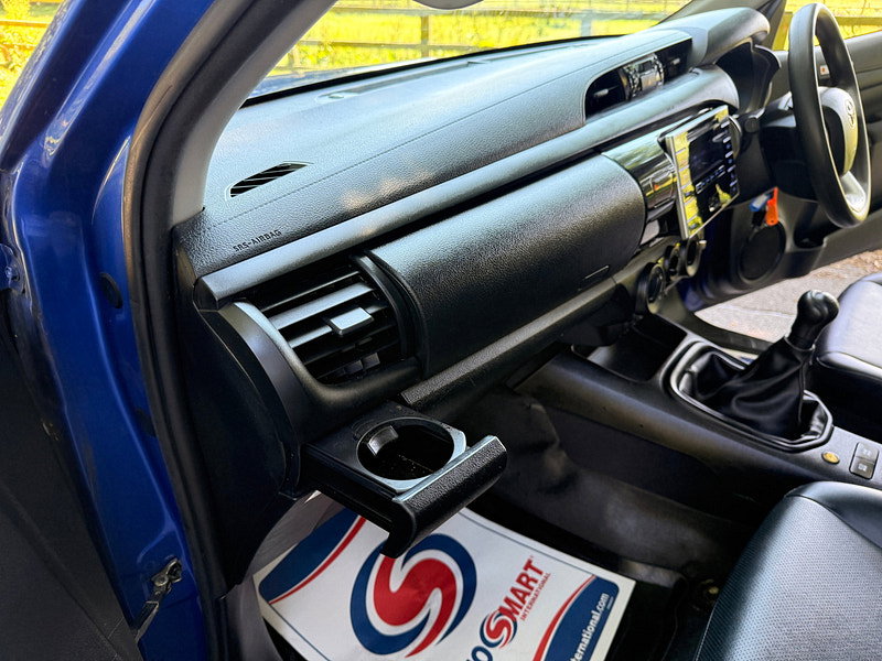 Toyota Hilux 2.4 D-4D Active Extra Pickup Extended Cab 4dr Diesel Manual 4WD Euro 6 (s/s) (150 ps) 4dr Manual 2026
