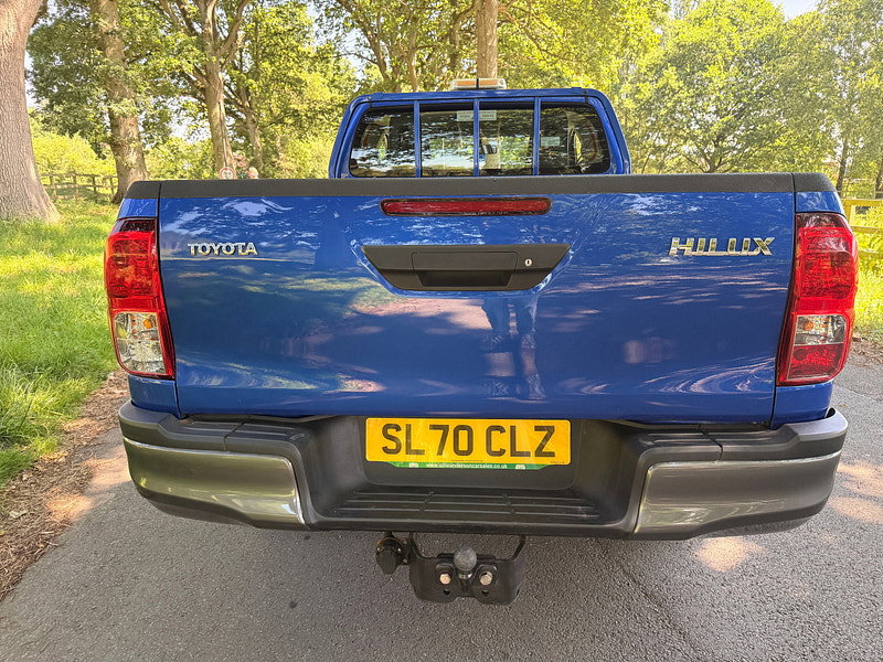 Toyota Hilux 2.4 D-4D Active Extra Pickup Extended Cab 4dr Diesel Manual 4WD Euro 6 (s/s) (150 ps) 4dr Manual 2026