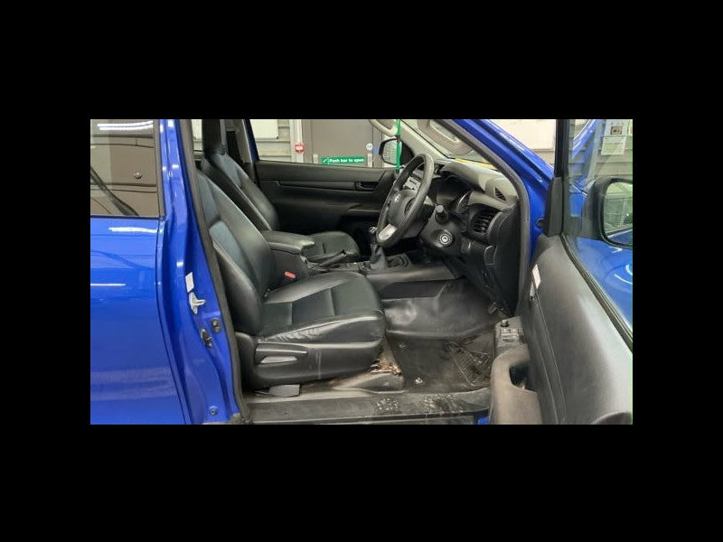 Toyota Hilux 2.4 D-4D Active Extra Pickup Extended Cab 4dr Diesel Manual 4WD Euro 6 (s/s) (150 ps) 4dr Manual 2026