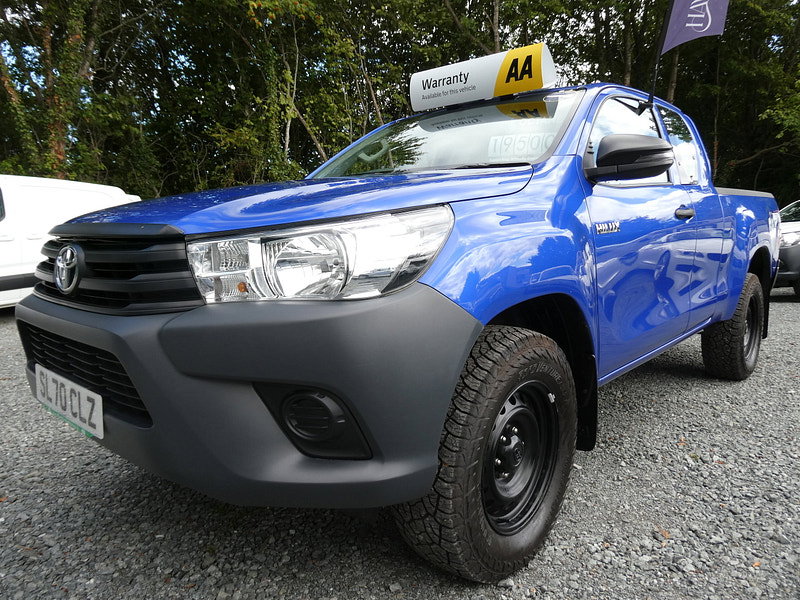 Toyota Hilux 2.4 D-4D Active Extra Pickup Extended Cab 4dr Diesel Manual 4WD Euro 6 (s/s) (150 ps) 4dr Manual 2026