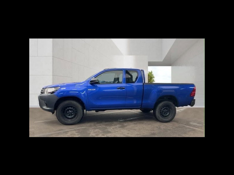 Toyota Hilux 2.4 D-4D Active Extra Pickup Extended Cab 4dr Diesel Manual 4WD Euro 6 (s/s) (150 ps) 4dr Manual 2026