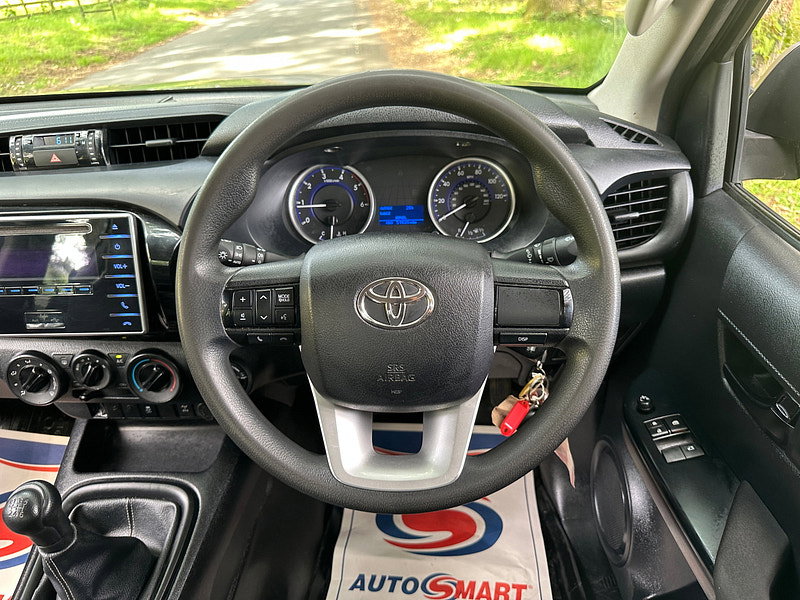 Toyota Hilux 2.4 D-4D Active Extra Pickup Extended Cab 4dr Diesel Manual 4WD Euro 6 (s/s) (150 ps) 4dr Manual 2026