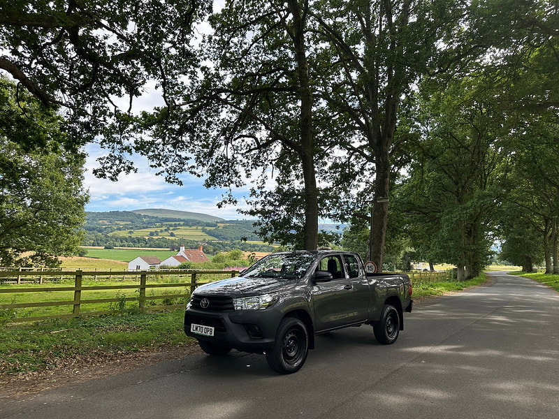 Toyota Hilux 2.4 D-4D Active Extra Pickup Extended Cab 4dr Diesel Manual 4WD Euro 6 (s/s) (150 ps) 4dr Manual 2026
